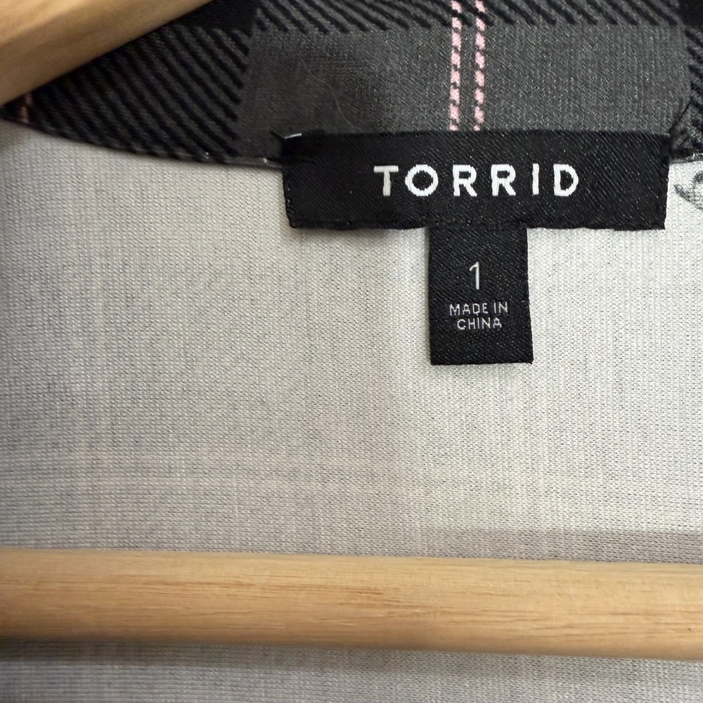 Torrid Lightweight Ponte Longline Plaid Black Gray Blazer Jacket Size 1 - Picture 6 of 7